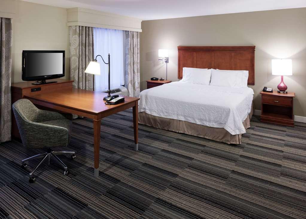 Hampton Inn & Suites Davenport Pokoj fotografie