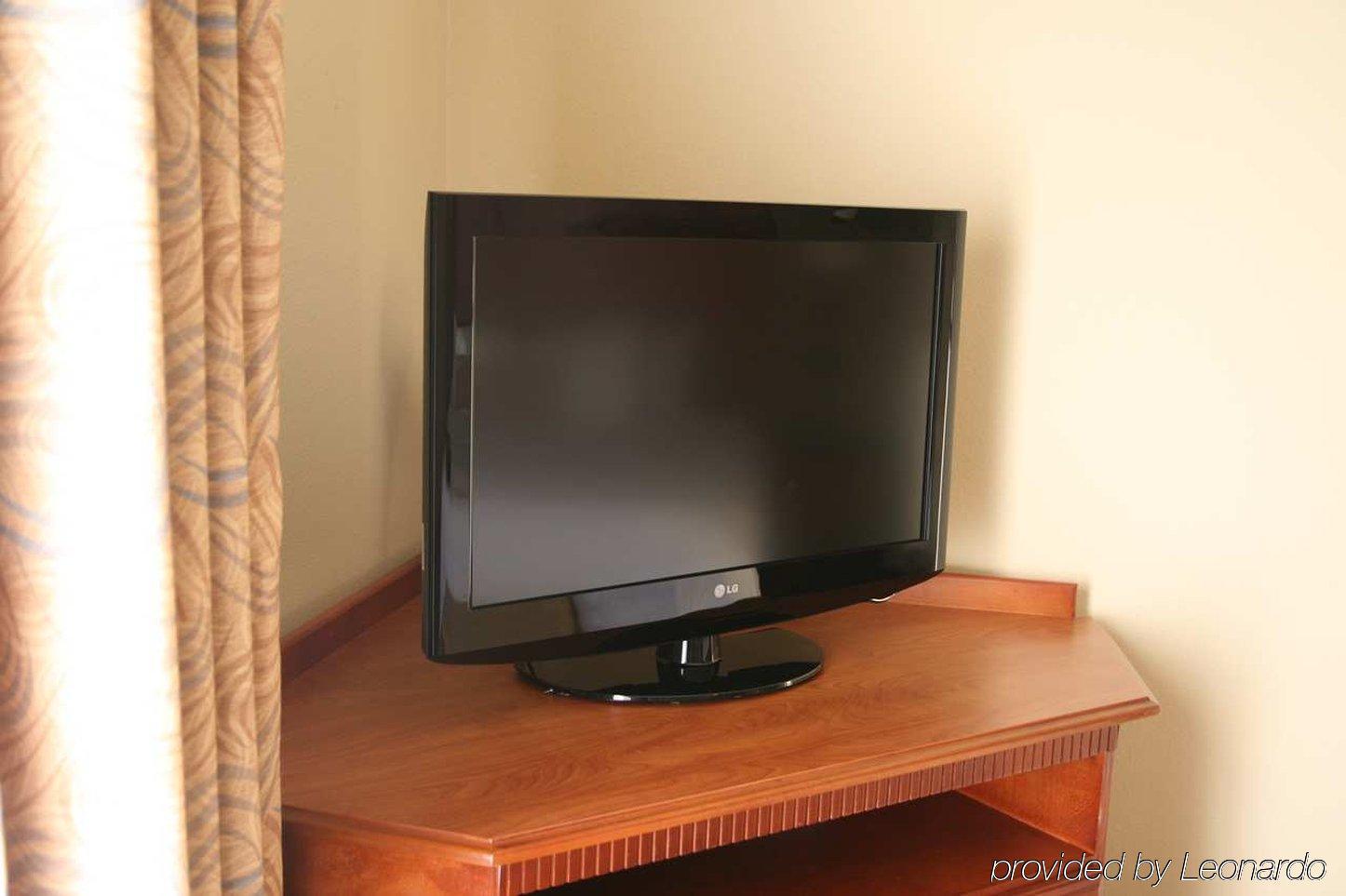 Hampton Inn & Suites Davenport Pokoj fotografie